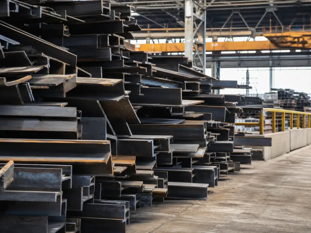 Sorted steel offcuts for material recovery